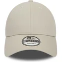 cappellino-beige-regolabile-con-visiera-curva-9forty-essential-di-new-era