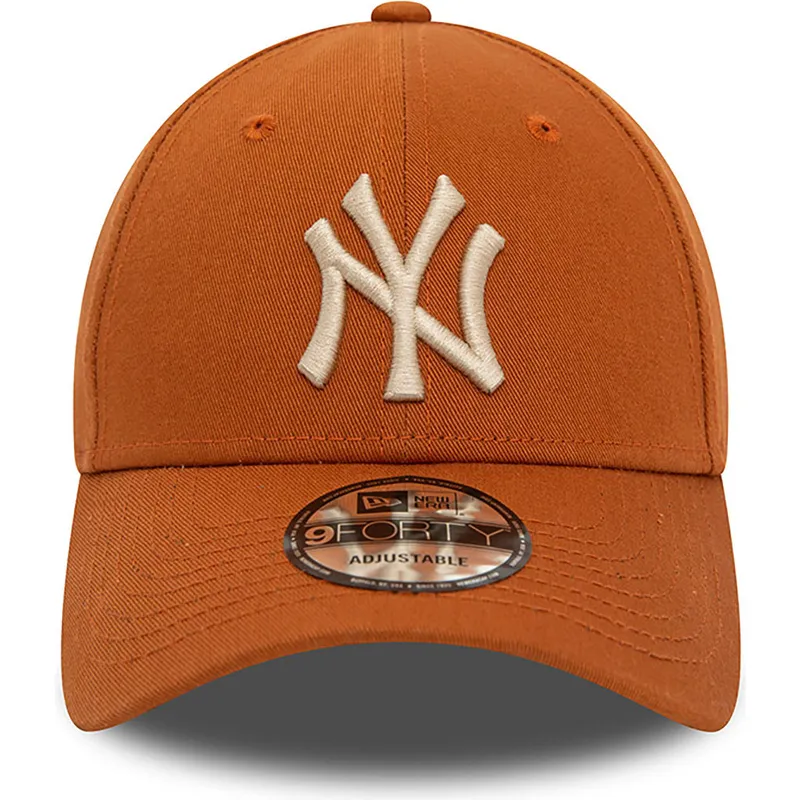 mutzen-gebogen-braun-verstellbares-band-9forty-league-essential-der-new-york-yankees-mlb-von-new-era mutzen-gebogen-braun-verstellbares-band-9forty-league-essential-der-new-york-yankees-mlb-von-new-era