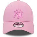 cappellino-rosa-con-visiera-curva-regolabile-con-logo-rosa-9forty-league-essential-dei-new-york-yankees-mlb-di-new-era