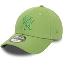cappellino-verde-con-visiera-curva-regolabile-con-logo-verde-9forty-league-essential-dei-new-york-yankees-mlb-di-new-era