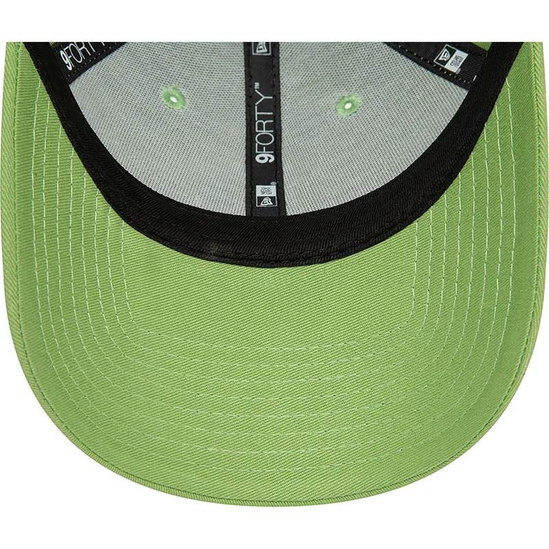 gorra-curva-verde-ajustable-con-logo-verde-9forty-league-essential-de-new-york-yankees-mlb-de-new-era