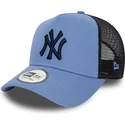 cappellino-trucker-blu-con-logo-blu-navy-a-frame-league-essential-dei-new-york-yankees-mlb-di-new-era