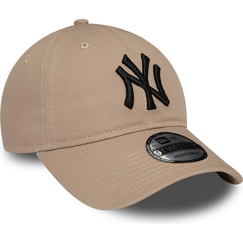 cappelli-curva-marrone-cinghia-regolabile-negro-9twenty-league-essential-dei-new-york-yankees-mlb-di-new-era cappelli-curva-marrone-cinghia-regolabile-negro-9twenty-league-essential-dei-new-york-yankees-mlb-di-new-era
