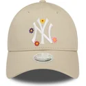cappellino-curvo-beige-regolabile-da-donna-9forty-flower-dei-new-york-yankees-mlb-di-new-era