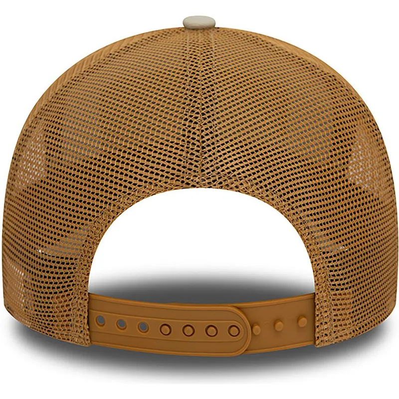 cappelli-curva-marrone-snapback-a-frame-di-new-era cappelli-curva-marrone-snapback-a-frame-di-new-era