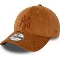 cappellino-marrone-con-visiera-curva-regolabile-9forty-cord-dei-new-york-yankees-mlb-di-new-era