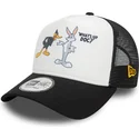 cappellino-trucker-bianco-e-nero-a-frame-character-di-bugs-bunny-e-daffy-duck-looney-tunes-di-new-era