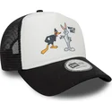 cappellino-trucker-bianco-e-nero-a-frame-character-di-bugs-bunny-e-daffy-duck-looney-tunes-di-new-era