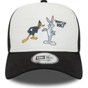 cappellino-trucker-bianco-e-nero-a-frame-character-di-bugs-bunny-e-daffy-duck-looney-tunes-di-new-era