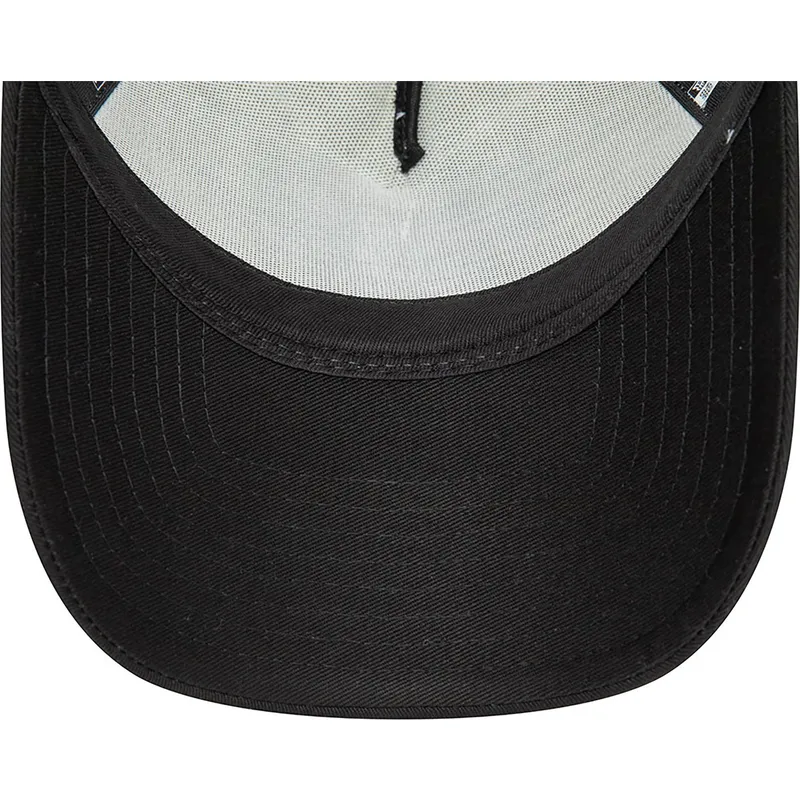 cappelli-curva-nero-snapback-a-frame-character-dei-bugs-bunny-y-pato-lucas-looney-tunes-di-new-era