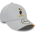 cappellino-curvo-grigio-regolabile-9forty-character-di-daffy-duck-looney-tunes-di-new-era
