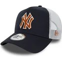 cappello-trucker-blu-navy-e-bianco-con-logo-marrone-a-frame-boucle-dei-new-york-yankees-mlb-di-new-era
