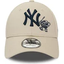 cappellino-beige-curvo-regolabile-9forty-food-character-dei-new-york-yankees-mlb-di-new-era