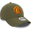 grune-verstellbare-9forty-seasonal-repreve-kappe-von-manchester-united-football-club-premier-league-von-new-era