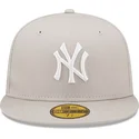 beige-justerbar-59fifty-league-essential-flad-kasket-fra-new-york-yankees-mlb-fra-new-era