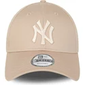 new-era-curved-brim-9forty-league-essential-new-york-yankees-mlb-beige-adjustable-cap-with-beige-logo
