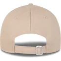 gorra-curva-beige-ajustable-con-logo-beige-9forty-league-essential-de-new-york-yankees-mlb-de-new-era