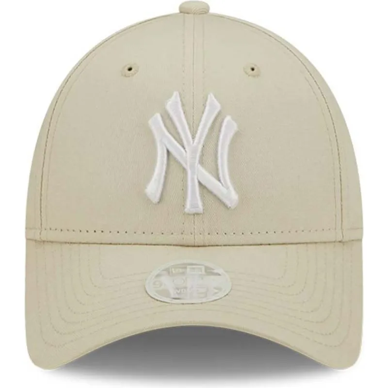 bezowa-zakrzywiona-regulowana-czapka-damska-9forty-league-essential-new-york-yankees-mlb-od-new-era