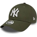 gron-justerbar-kvindekasket-med-buet-skygge-9forty-league-essential-new-york-yankees-mlb-fra-new-era