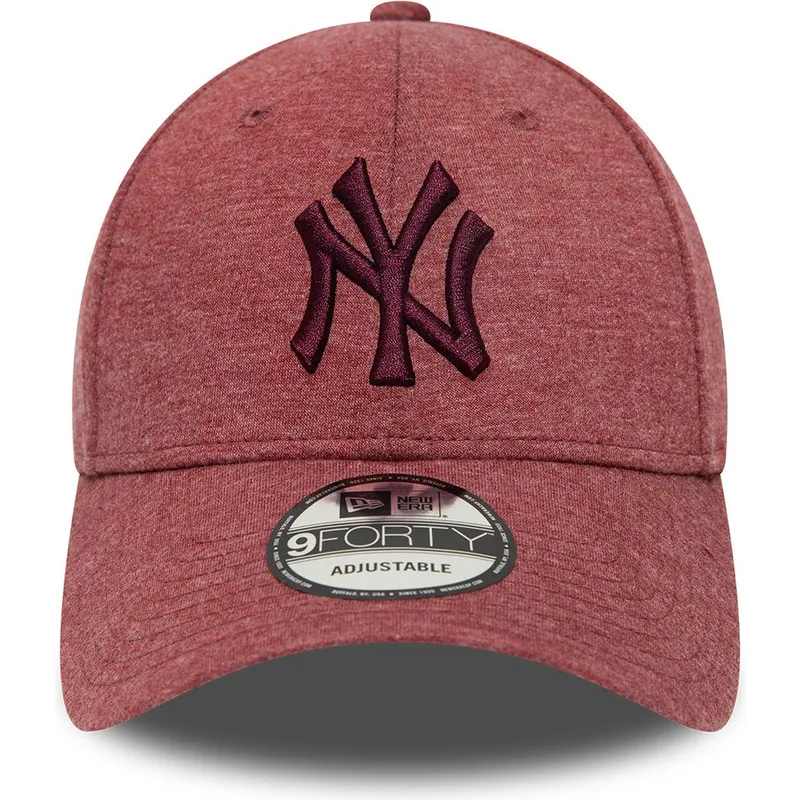 cappelli-curva-rosso-cinghia-regolabile-granate-granate-9forty-jersey-essential-dei-new-york-yankees-mlb-di-new-era cappelli-curva-rosso-cinghia-regolabile-granate-granate-9forty-jersey-essential-dei-new-york-yankees-mlb-di-new-era
