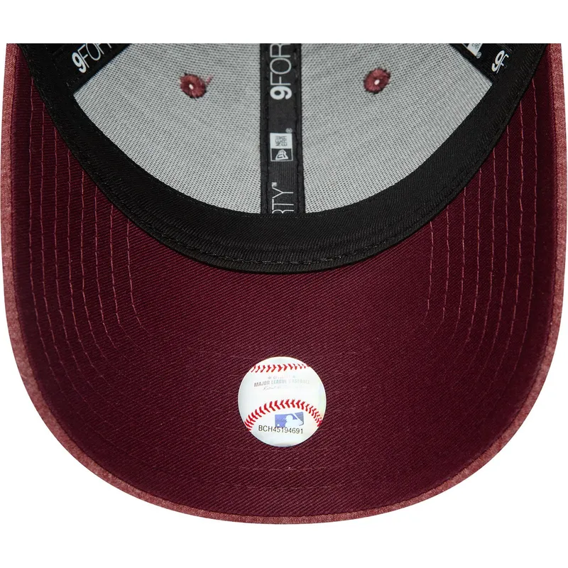 cappelli-curva-rosso-cinghia-regolabile-granate-granate-9forty-jersey-essential-dei-new-york-yankees-mlb-di-new-era cappelli-curva-rosso-cinghia-regolabile-granate-granate-9forty-jersey-essential-dei-new-york-yankees-mlb-di-new-era