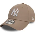 gorra-curva-marron-claro-ajustable-9forty-league-essential-de-new-york-yankees-mlb-de-new-era