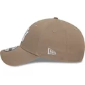 new-era-curved-brim-9forty-league-essential-new-york-yankees-mlb-light-brown-adjustable-cap
