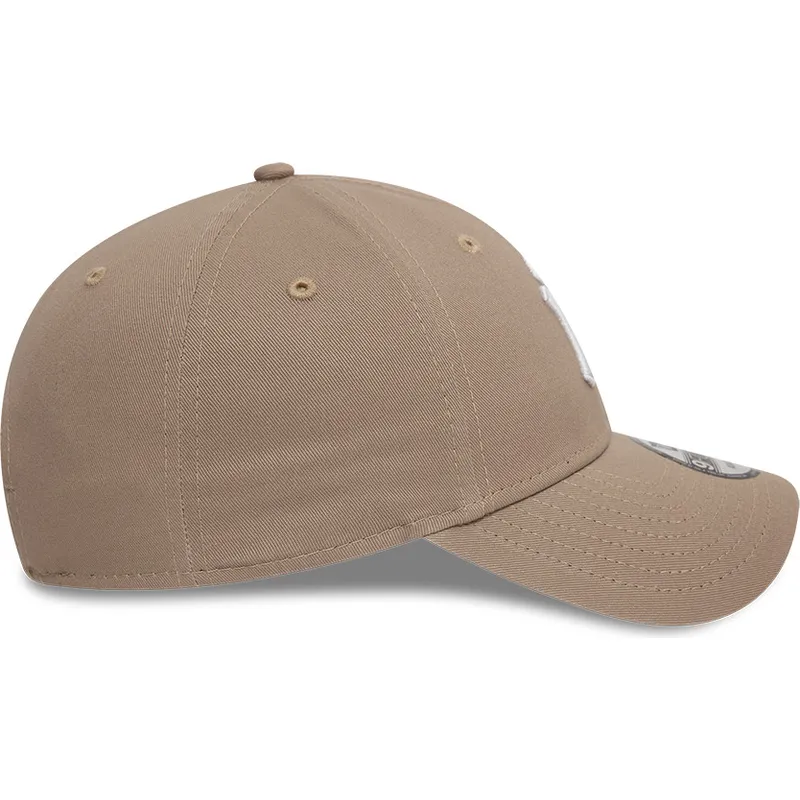 jasnobrazowa-regulowana-czapka-z-daszkiem-9forty-league-essential-new-york-yankees-mlb-od-new-era