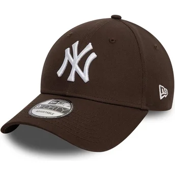 Cappellino visiera curva marrone scuro regolabile 9FORTY League Essential di New York Yankees MLB di New Era