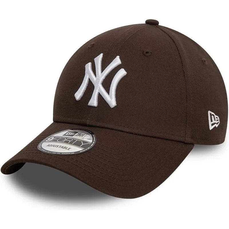 ciemnobrazowa-regulowana-czapka-z-zakrzywionym-daszkiem-9forty-league-essential-new-york-yankees-mlb-new-era