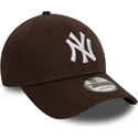 cappellino-visiera-curva-marrone-scuro-regolabile-9forty-league-essential-di-new-york-yankees-mlb-di-new-era