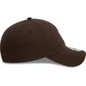 gorra-curva-marron-oscuro-ajustable-9forty-league-essential-de-new-york-yankees-mlb-de-new-era