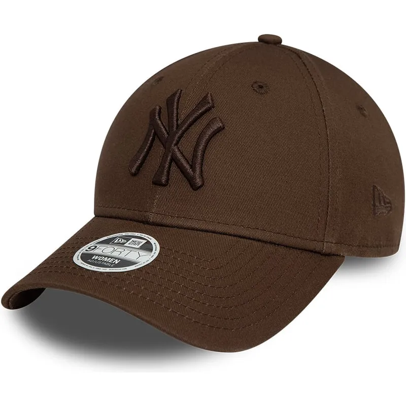 regulowana-ciemnobrazowa-czapka-z-zakrzywionym-daszkiem-z-ciemnobrazowym-logo-dla-kobiet-9forty-league-essential-new-york-yankee