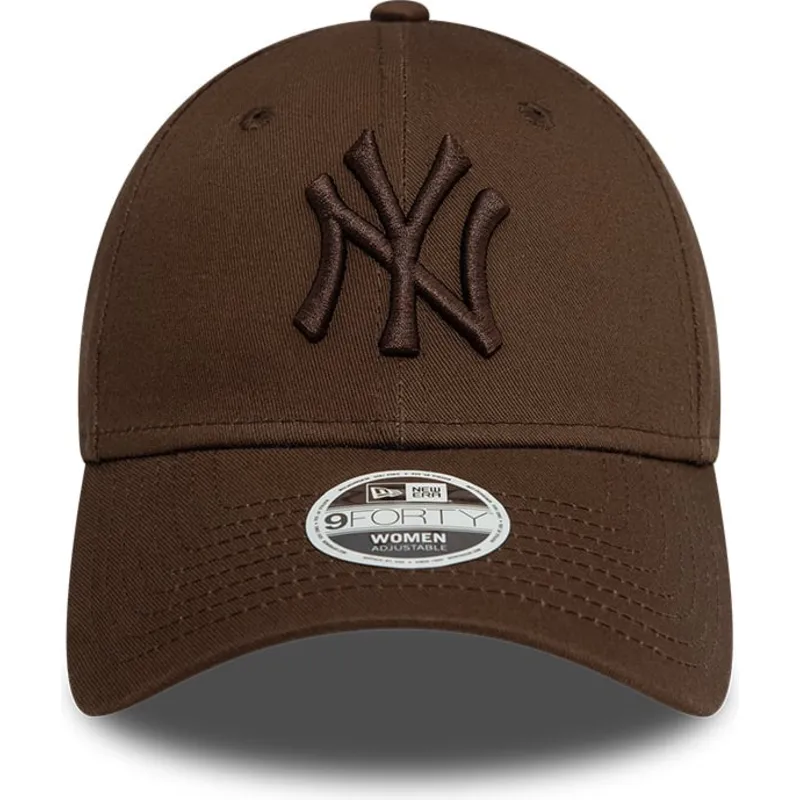 regulowana-ciemnobrazowa-czapka-z-zakrzywionym-daszkiem-z-ciemnobrazowym-logo-dla-kobiet-9forty-league-essential-new-york-yankee