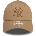 new-era-curved-brim-women-light-brown-logo-9forty-league-essential-new-york-yankees-mlb-light-brown-adjustable-cap