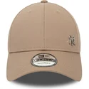 cappellino-curvo-marrone-chiaro-regolabile-9forty-flawless-dei-new-york-yankees-mlb-di-new-era
