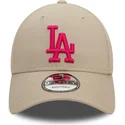 cappelli-curva-beige-cinghia-regolabile-rosa-9forty-league-essential-dei-los-angeles-dodgers-mlb-di-new-era