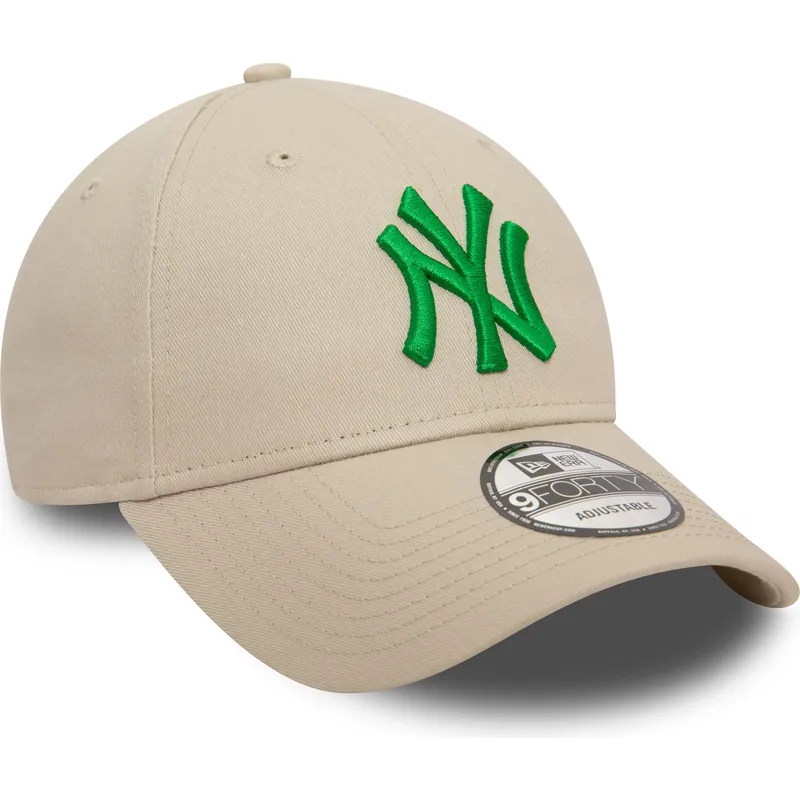 cappelli-curva-beige-cinghia-regolabile-9forty-league-essential-dei-new-york-yankees-mlb-di-new-era cappelli-curva-beige-cinghia-regolabile-9forty-league-essential-dei-new-york-yankees-mlb-di-new-era