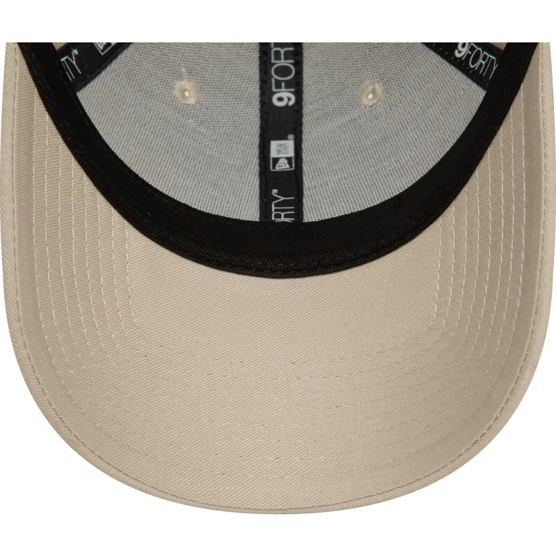 cappelli-curva-beige-cinghia-regolabile-9forty-league-essential-dei-new-york-yankees-mlb-di-new-era cappelli-curva-beige-cinghia-regolabile-9forty-league-essential-dei-new-york-yankees-mlb-di-new-era