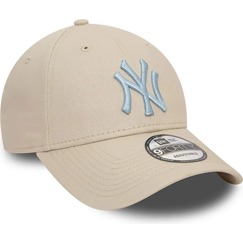 cappelli-curva-beige-cinghia-regolabile-claro-9forty-league-essential-dei-new-york-yankees-mlb-di-new-era
