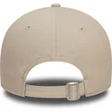 mutzen-gebogen-beige-verstellbares-band-claro-9forty-league-essential-der-new-york-yankees-mlb-von-new-era