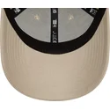 cappelli-curva-beige-cinghia-regolabile-claro-9forty-league-essential-dei-new-york-yankees-mlb-di-new-era