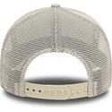 cappellino-trucker-beige-con-logo-bianco-a-frame-league-essential-dei-new-york-yankees-mlb-di-new-era