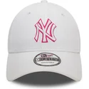 cappelli-curva-bianco-cinghia-regolabile-rosa-9forty-team-outline-dei-new-york-yankees-mlb-di-new-era