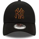 cappellino-curvo-nero-regolabile-con-logo-arancione-9forty-team-outline-dei-new-york-yankees-mlb-di-new-era