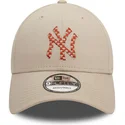 beige-justerbar-kurvet-kasket-9forty-seasonal-infill-fra-new-york-yankees-mlb-af-new-era