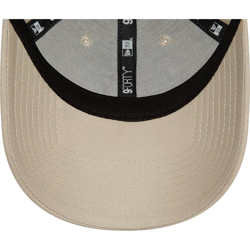 cappellino-curvo-beige-regolabile-9forty-seasonal-infill-di-new-york-yankees-mlb-di-new-era