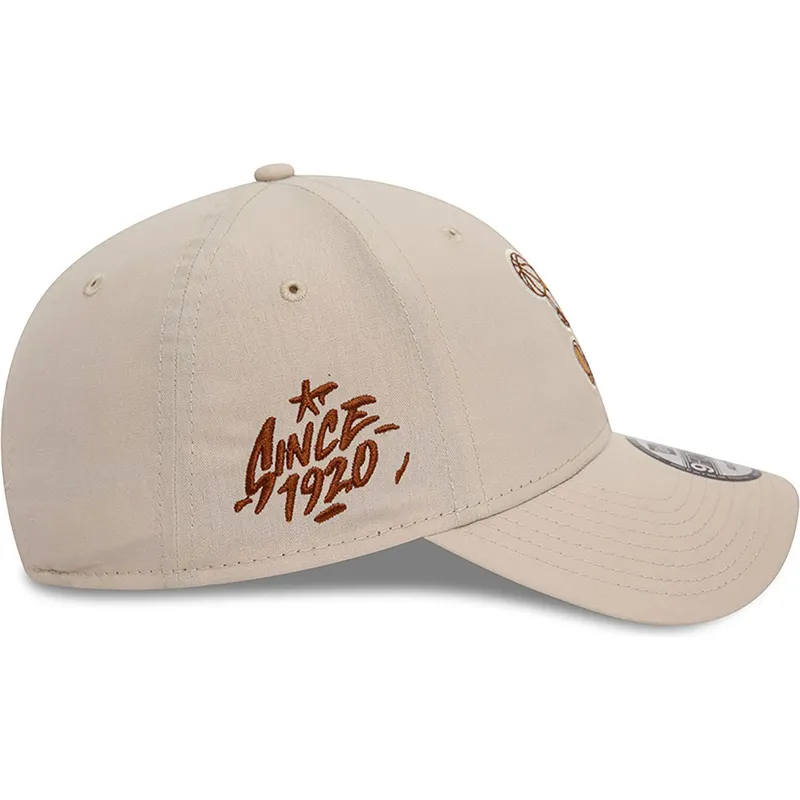 gorra-curva-beige-ajustable-9forty-repreve-basketball-pizza-de-new-era
