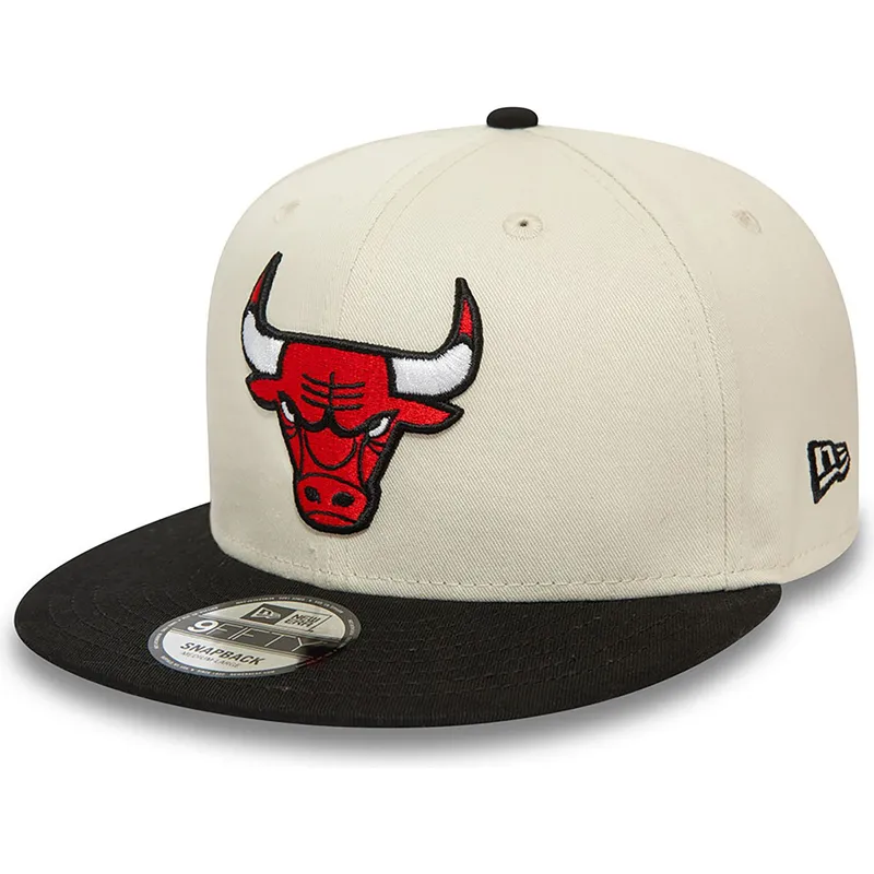 cappello-piatto-beige-e-nero-snapback-9fifty-logo-di-chicago-bulls-nba-di-new-era