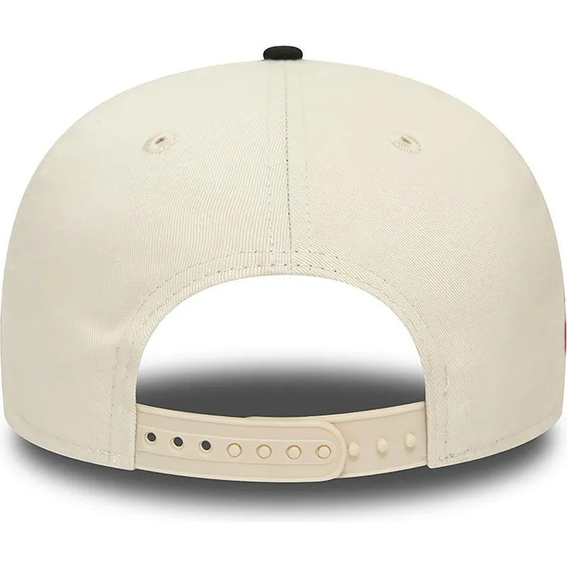 cappello-piatto-beige-e-nero-snapback-9fifty-logo-di-chicago-bulls-nba-di-new-era